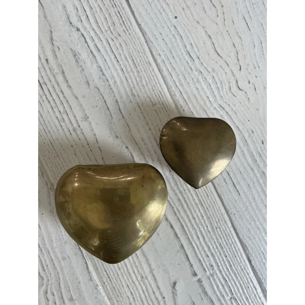 Vtg Pair Nesting Brass Heart Lidded Trinket Boxes Antique Gold‎ Tone